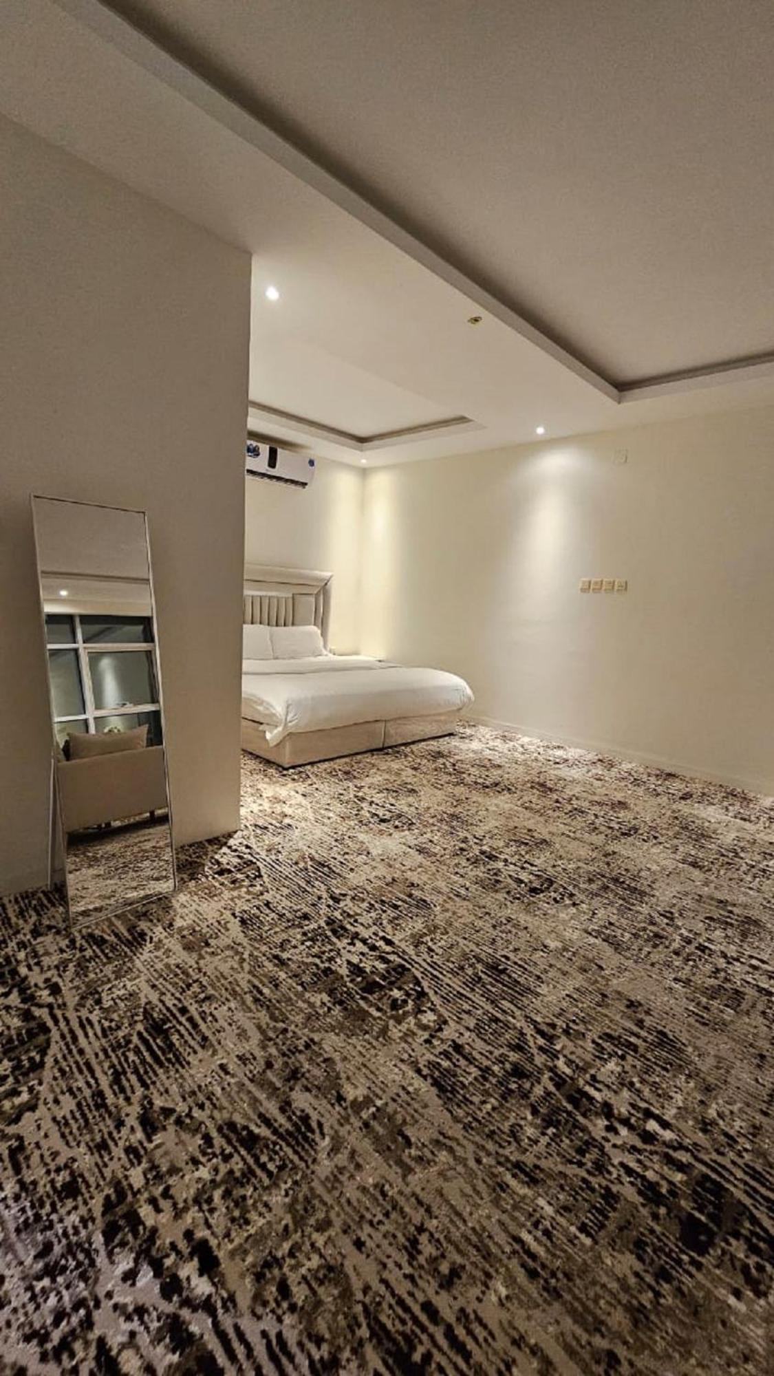 الشقق الفندقية حائلفي  Taramuntan المظهر الخارجي الصورة A room at the hotel